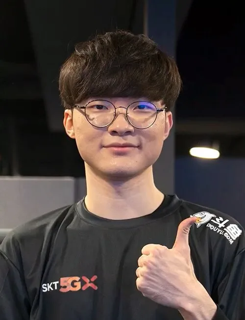 Faker interview Faker during a professional League of Legends interview