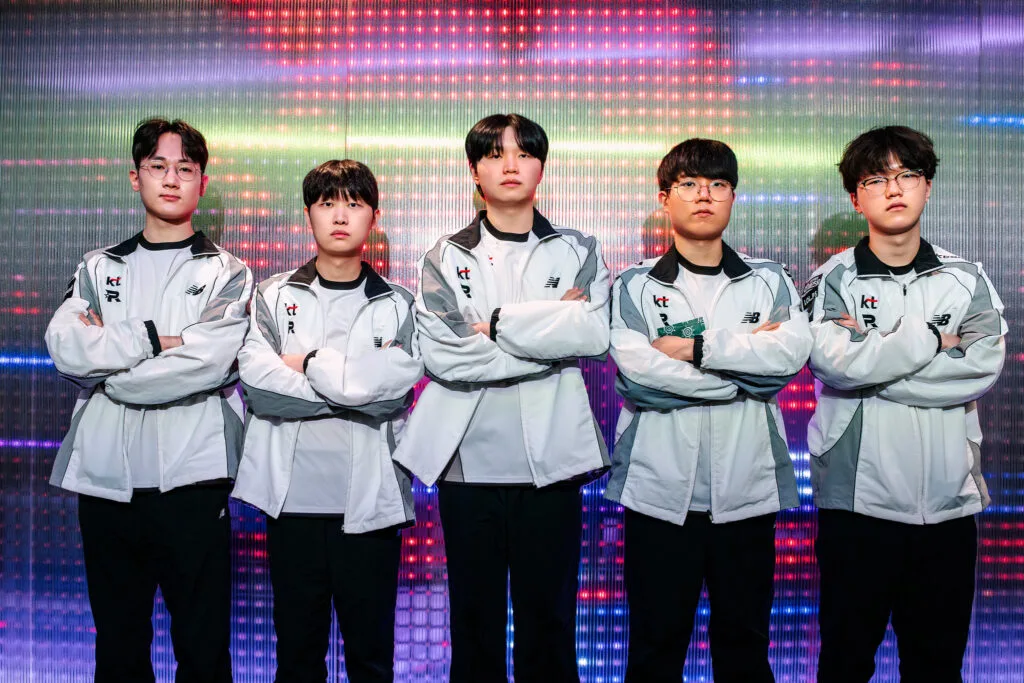 All members of KT Rolster standing with crossed arms. All members of KT Rolster standing with crossed arms.