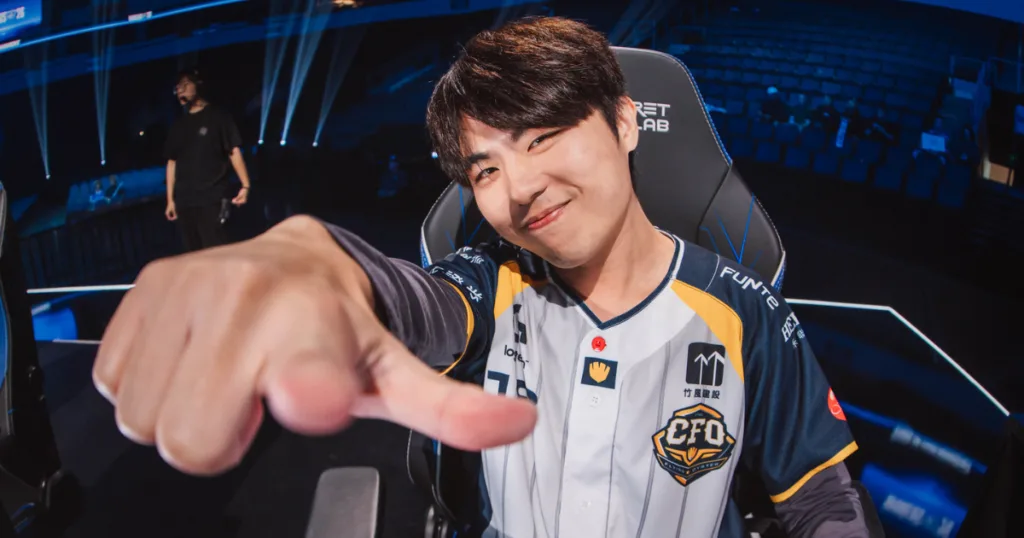 Kino of CTBC Flying Oyster pointing at the camera at the match against KC at Worlds. Kino of CTBC Flying Oyster pointing at the camera at the match against KC at Worlds.