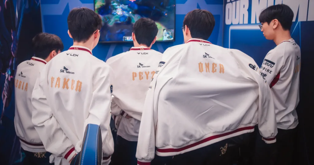 LoL Worlds Standings: T1 Standing backstage to review after a game. LoL Worlds Standings: T1 Standing backstage to review after a game.
