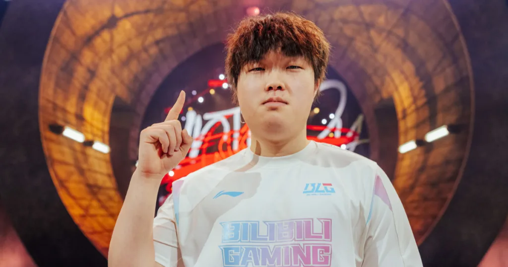 BLG Bin posing. BLG Bin posing.