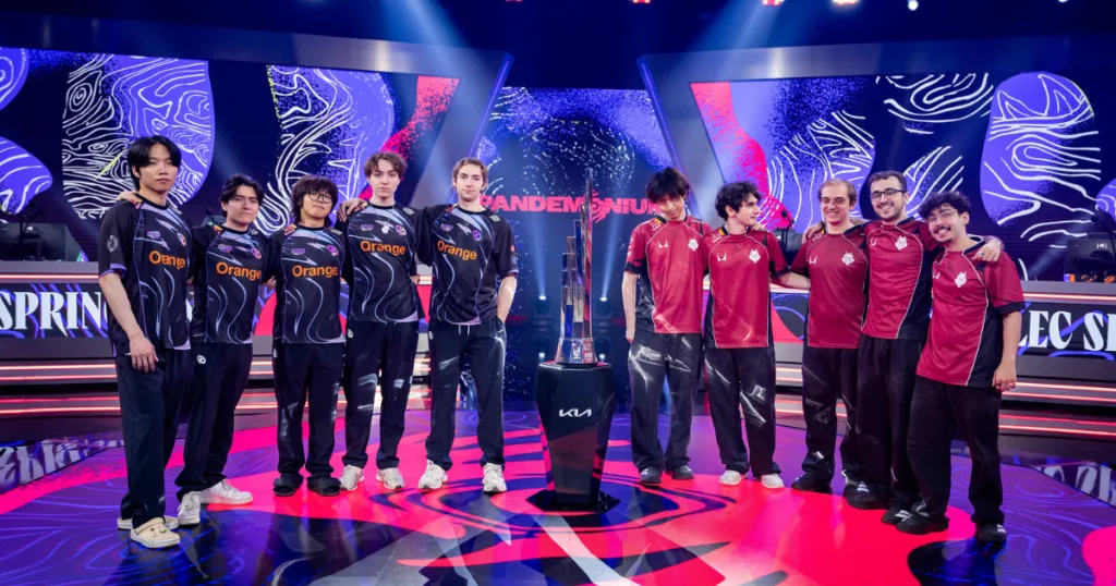 G2 and KC posing behind the trophy. G2 and KC posing behind the trophy.