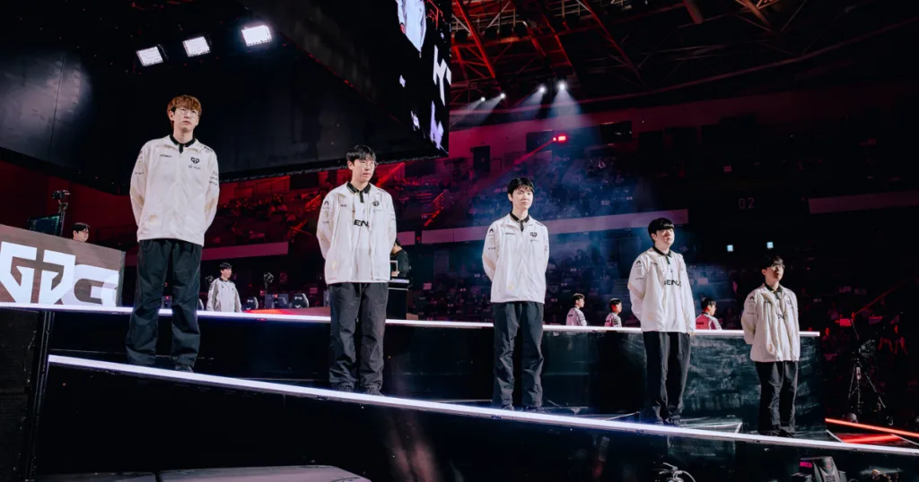 Gen.G standing together in front of crowd. Gen.G standing together in front of crowd.