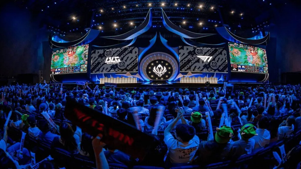 LoL esports arena show The 2026 season follows a familiar rhythm, but the details matter more than ever if you want to track the year properly.