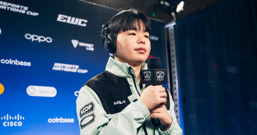Smash from DPlus Kia being interviewed at Worlds 2026. Smash from DPlus Kia being interviewed at Worlds 2026.