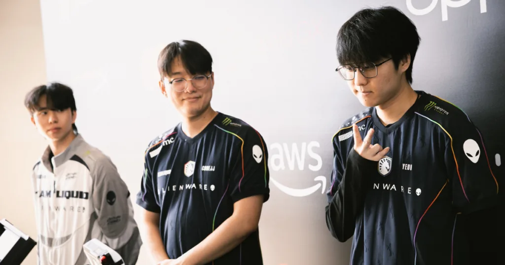 TLAW members posing for the camera before mathup against T1 in the Play-Ins finals of MSI. TLAW members posing for the camera before mathup against T1 in the Play-Ins finals of MSI.