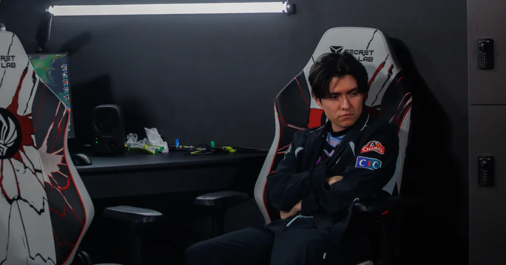 Yike post mach against TLAW seen backstage being sad. Yike post mach against TLAW seen backstage being sad.